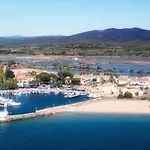 Seaside Terrace Retreat: Spacious 6-person Oasis With Sea Views * Hyeres