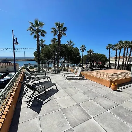 Apartment Seaside Terrace Retreat: Spacious 6-person Oasis With Sea Views *