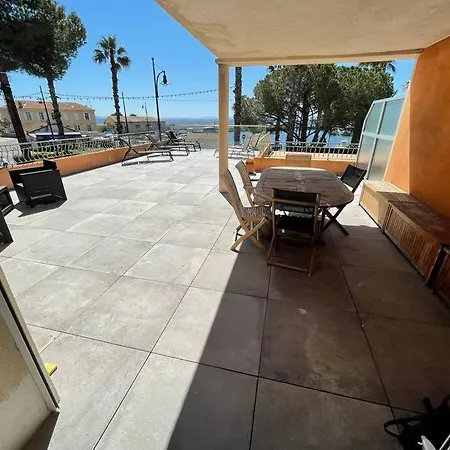 110 M2 De Terras Vue Mer, Pieds Dans L Eau Pour 6 Pers Maxi Avec Clim Et Wifi Fibre Avec 390 Places De Parking Gratuites A Proximite * Ιέρ