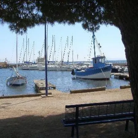 Apartment Seaside Terrace Retreat: Spacious 6-person Oasis With Sea Views Hyeres