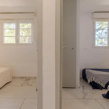 شقة 110 M2 De Terras Vue Mer, Pieds Dans L Eau Pour 6 Pers Maxi Avec Clim Et Wifi Fibre Avec 390 Places De Parking Gratuites A Proximite Hyères
