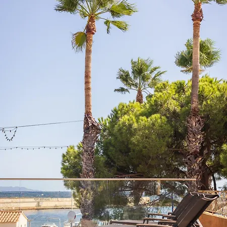 شقة 110 M2 De Terras Vue Mer, Pieds Dans L Eau Pour 6 Pers Maxi Avec Clim Et Wifi Fibre Avec 390 Places De Parking Gratuites A Proximite Hyères