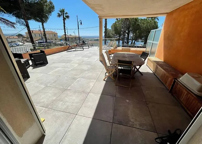 110 M2 De Terras Vue Mer, Pieds Dans L Eau Pour 6 Pers Maxi Avec Clim Et Wifi Fibre Avec 390 Places De Parking Gratuites A Proximite * Hyères