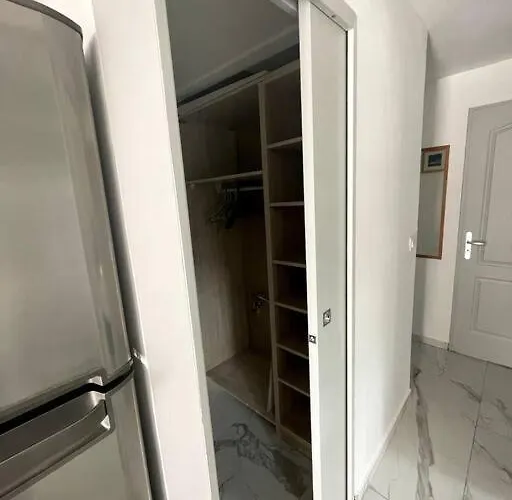 110 M2 De Terras Vue Mer, Pieds Dans L Eau Pour 6 Pers Maxi Avec Clim Et Wifi Fibre Avec 390 Places De Parking Gratuites A Proximite * Hyères