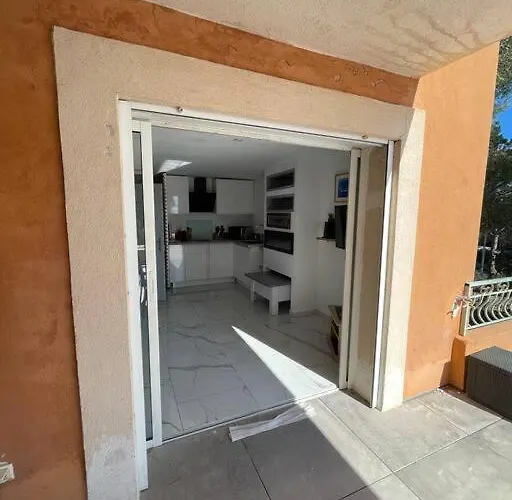 Lejlighed 110 M2 De Terras Vue Mer, Pieds Dans L Eau Pour 6 Pers Maxi Avec Clim Et Wifi Fibre Avec 390 Places De Parking Gratuites A Proximite