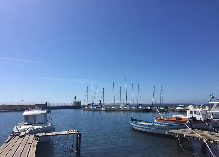 110 M2 De Terras Vue Mer, Pieds Dans L Eau Pour 6 Pers Maxi Avec Clim Et Wifi Fibre Avec 390 Places De Parking Gratuites A Proximite