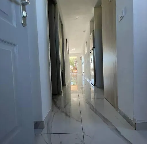 Lejlighed 110 M2 De Terras Vue Mer, Pieds Dans L Eau Pour 6 Pers Maxi Avec Clim Et Wifi Fibre Avec 390 Places De Parking Gratuites A Proximite