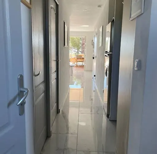 110 M2 De Terras Vue Mer, Pieds Dans L Eau Pour 6 Pers Maxi Avec Clim Et Wifi Fibre Avec 390 Places De Parking Gratuites A Proximite Lejlighed *