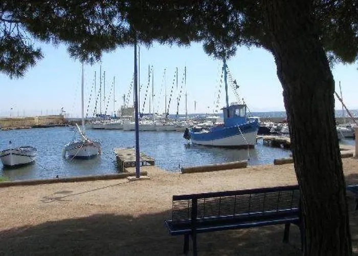 Lejlighed 110 M2 De Terras Vue Mer, Pieds Dans L Eau Pour 6 Pers Maxi Avec Clim Et Wifi Fibre Avec 390 Places De Parking Gratuites A Proximite Hyères